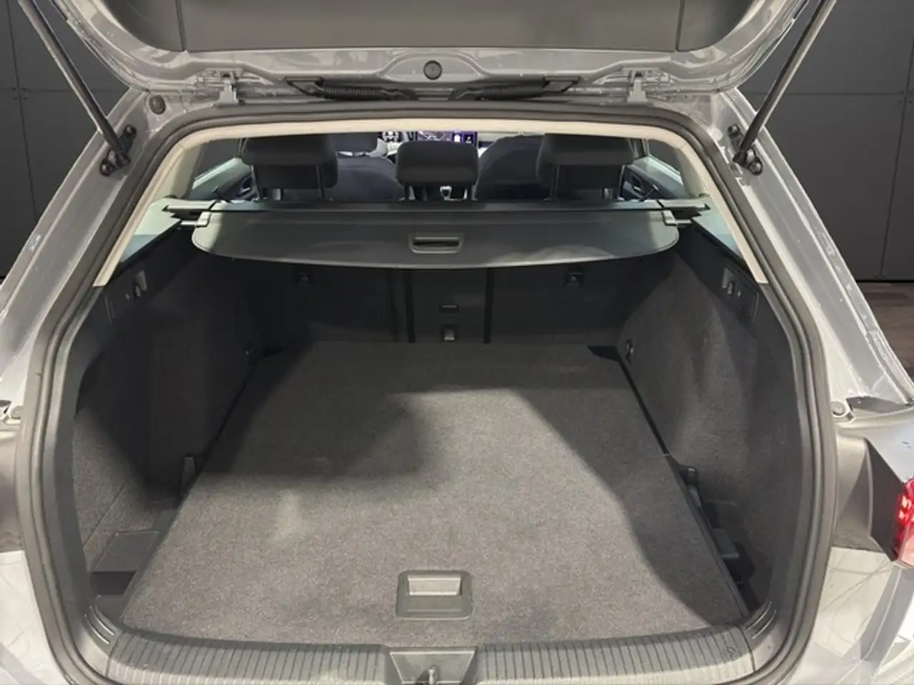 Volkswagen Golf Variant VIII 1.5 TSI 115 PS *LIFE*KLIMA NAVI ACC — Galerie du véhicule 16