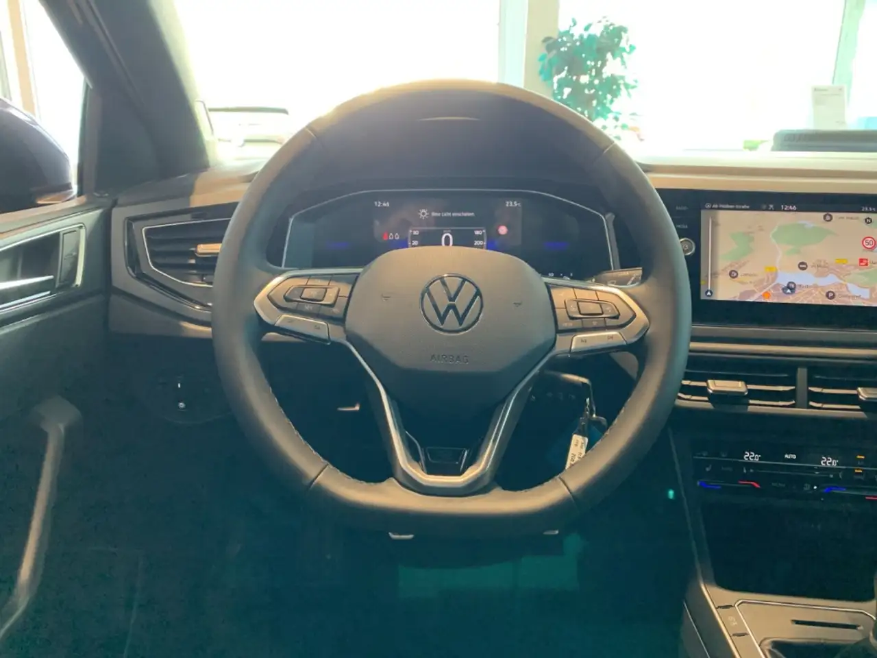 Volkswagen Taigo R-Line TSI 85 kW (116 PS) 6-Gang NAVI SHZ BT — Galería del vehículo 12
