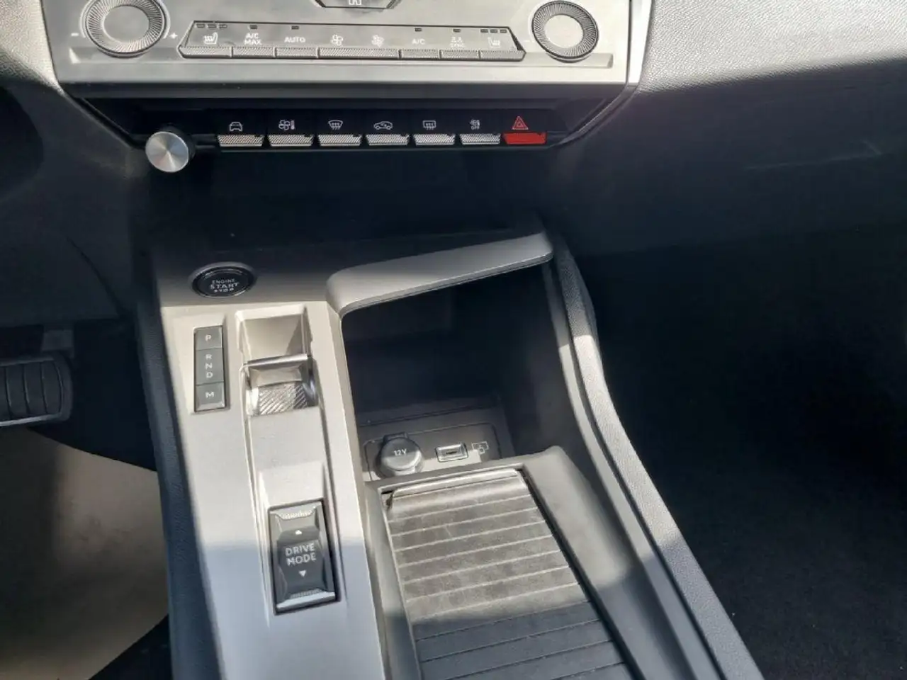 Peugeot 308 Active Pack 1.2 LED/MirrorLink/SHZ/Allwetter — معرض صور السيارة 14