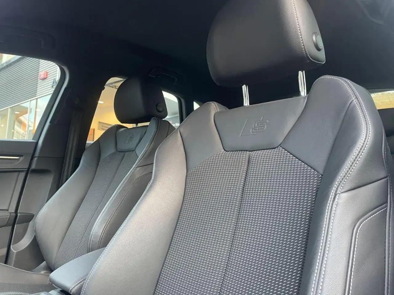 Audi Q3 35 TDI Genuine edition S tronic 110kW — Vehicle gallery 11