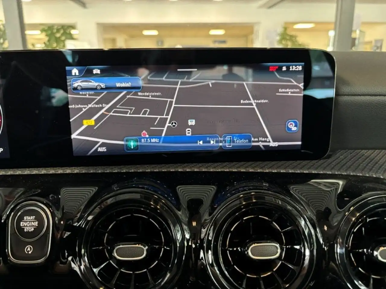 Mercedes-Benz A 180 Limousine Volldigital RFK Winter MBUX DAB — Galerie du véhicule 12