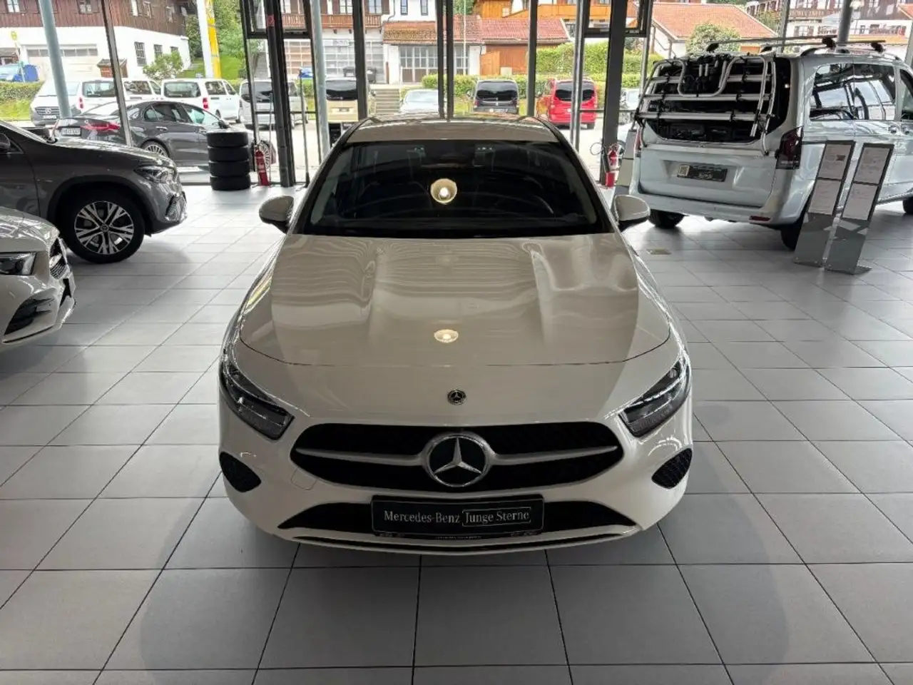 Mercedes-Benz A 180 Limousine Volldigital RFK Winter MBUX DAB — Galerie du véhicule 2