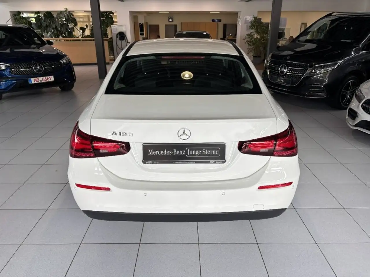 Mercedes-Benz A 180 Limousine Volldigital RFK Winter MBUX DAB — Galerie du véhicule 5