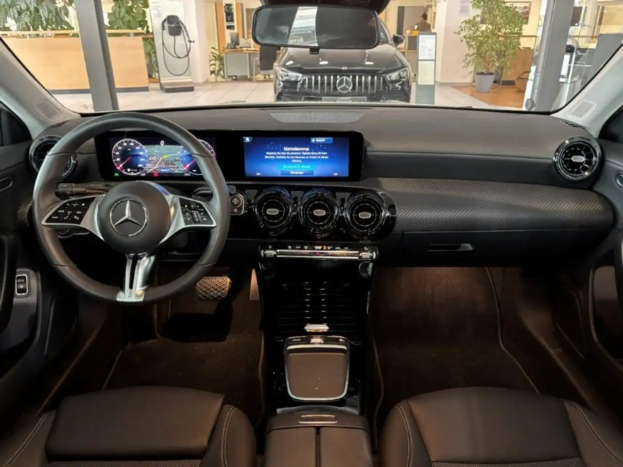 Mercedes-Benz A 180 Limousine Volldigital RFK Winter MBUX DAB — Galerie du véhicule 9