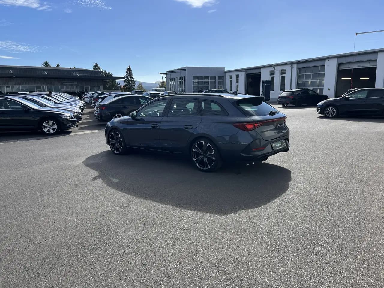 CUPRA Leon SP 2.0 TSI DSG VZ 4Drive 175€ m.20% Anz. Navi AC — معرض صور السيارة 11