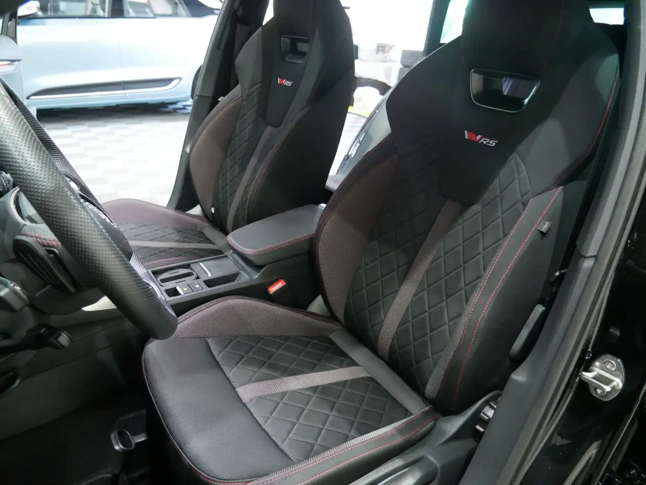 Skoda Octavia Combi 2.0 TSI DSG 265 PS 19 Zoll CANTON — Galería del vehículo 40