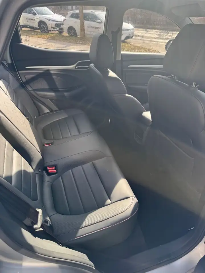 MG ZS Luxury *AUTOMATIK* — Vehicle gallery 9