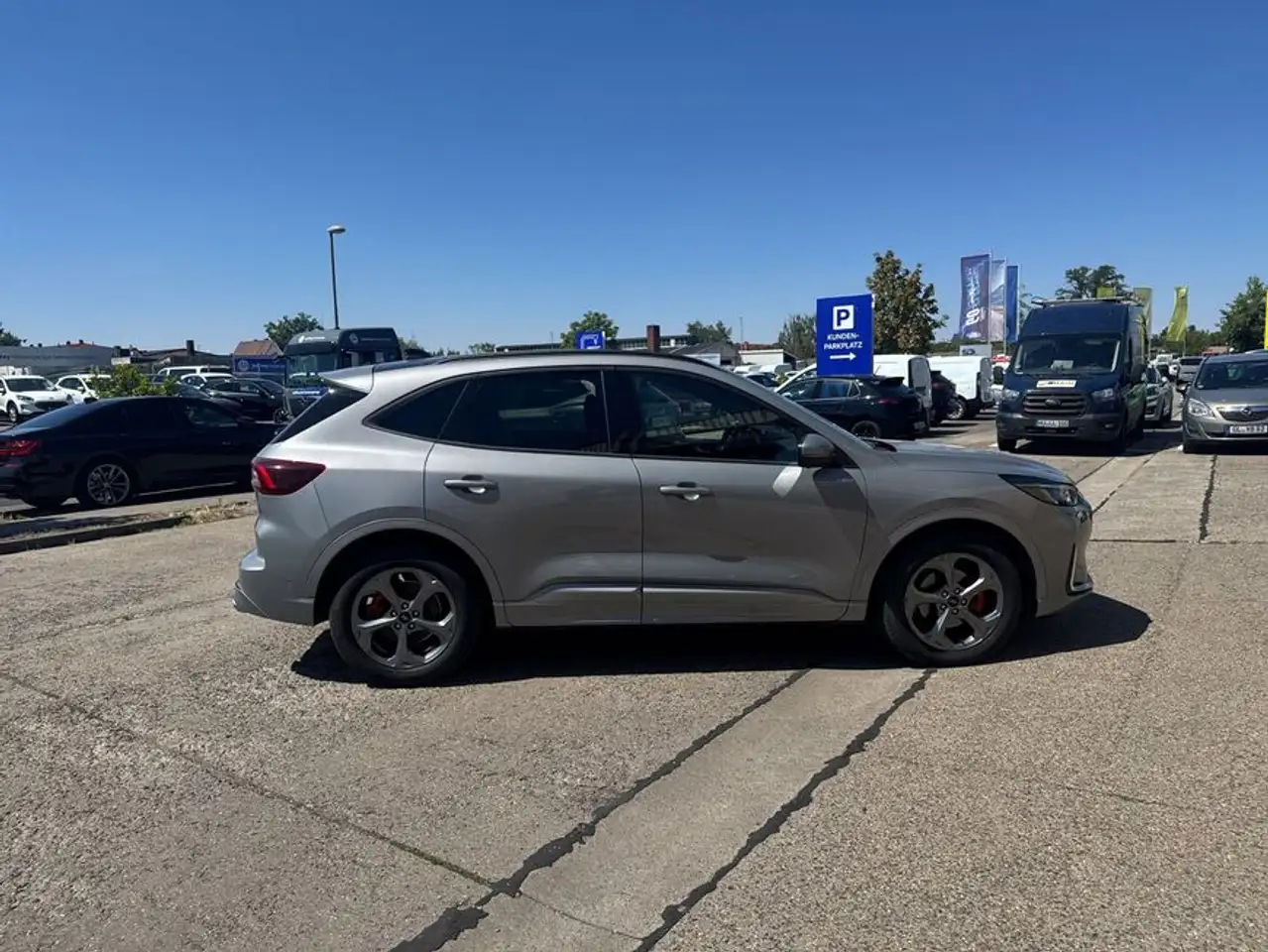 Ford Kuga 2.5 Duratec FHEV ST-LINE X — معرض صور السيارة 24