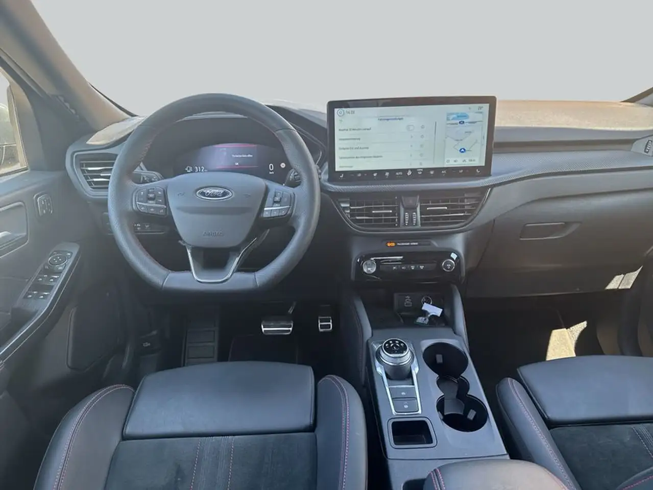 Ford Kuga 2.5 Duratec FHEV ST-LINE X — معرض صور السيارة 13