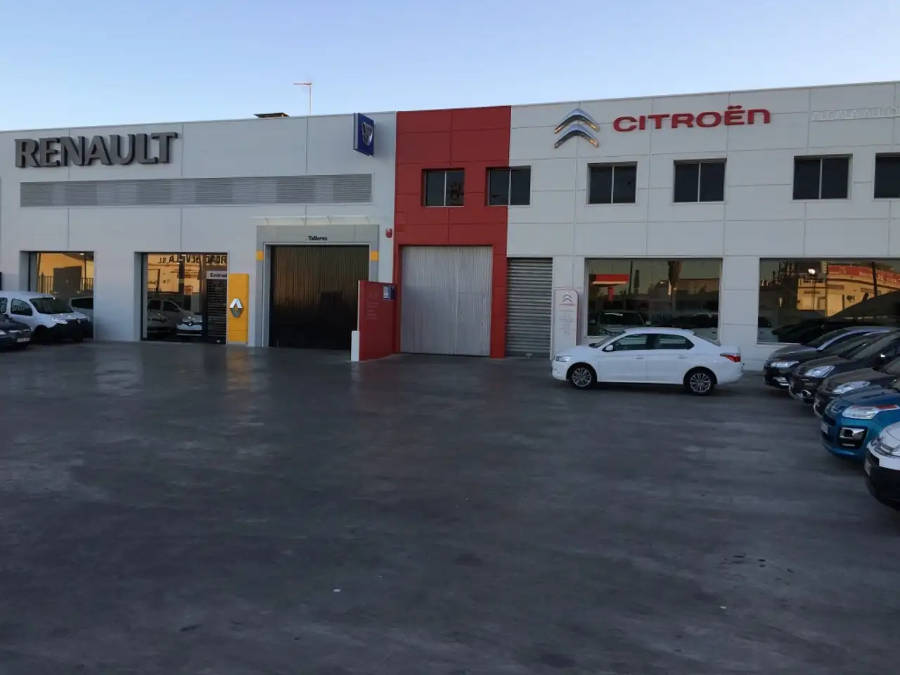 Renault Austral 1.3 TCe Mild Hybrid Techno Esprit Alpine CVT 116kW — Galería del vehículo 18
