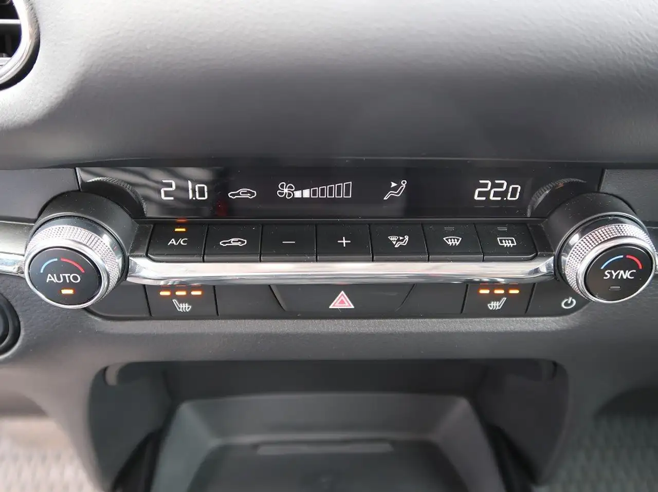 Mazda CX-30 *1. Damenhand*Allwetterrreifen*AHK abnehmbar* Homu — معرض صور السيارة 19