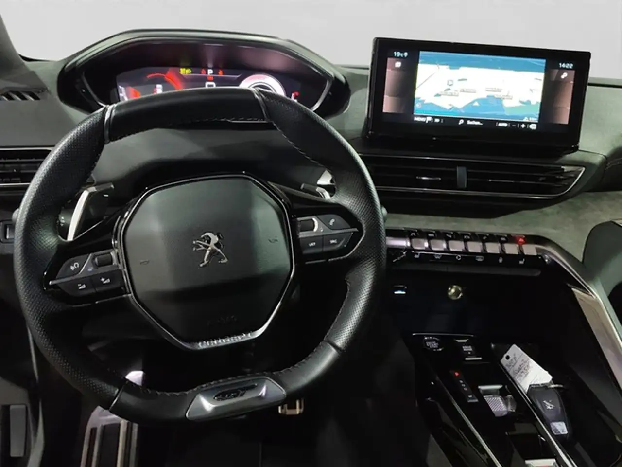 Peugeot 3008 Hybrid 136 GT PANO NAVI LED KAMERA PDC SHZ — معرض صور السيارة 10