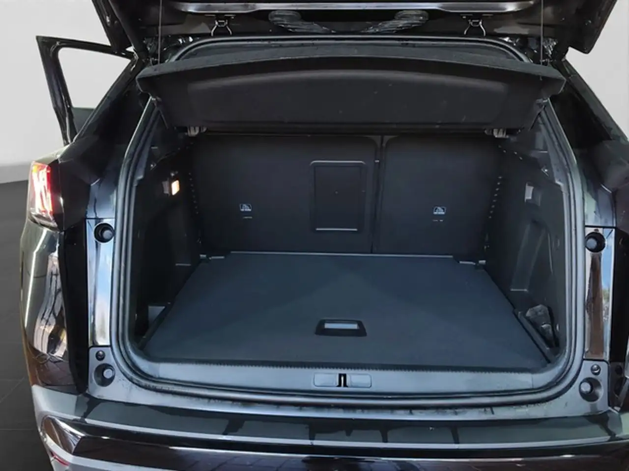 Peugeot 3008 Hybrid 136 GT PANO NAVI LED KAMERA PDC SHZ — معرض صور السيارة 16