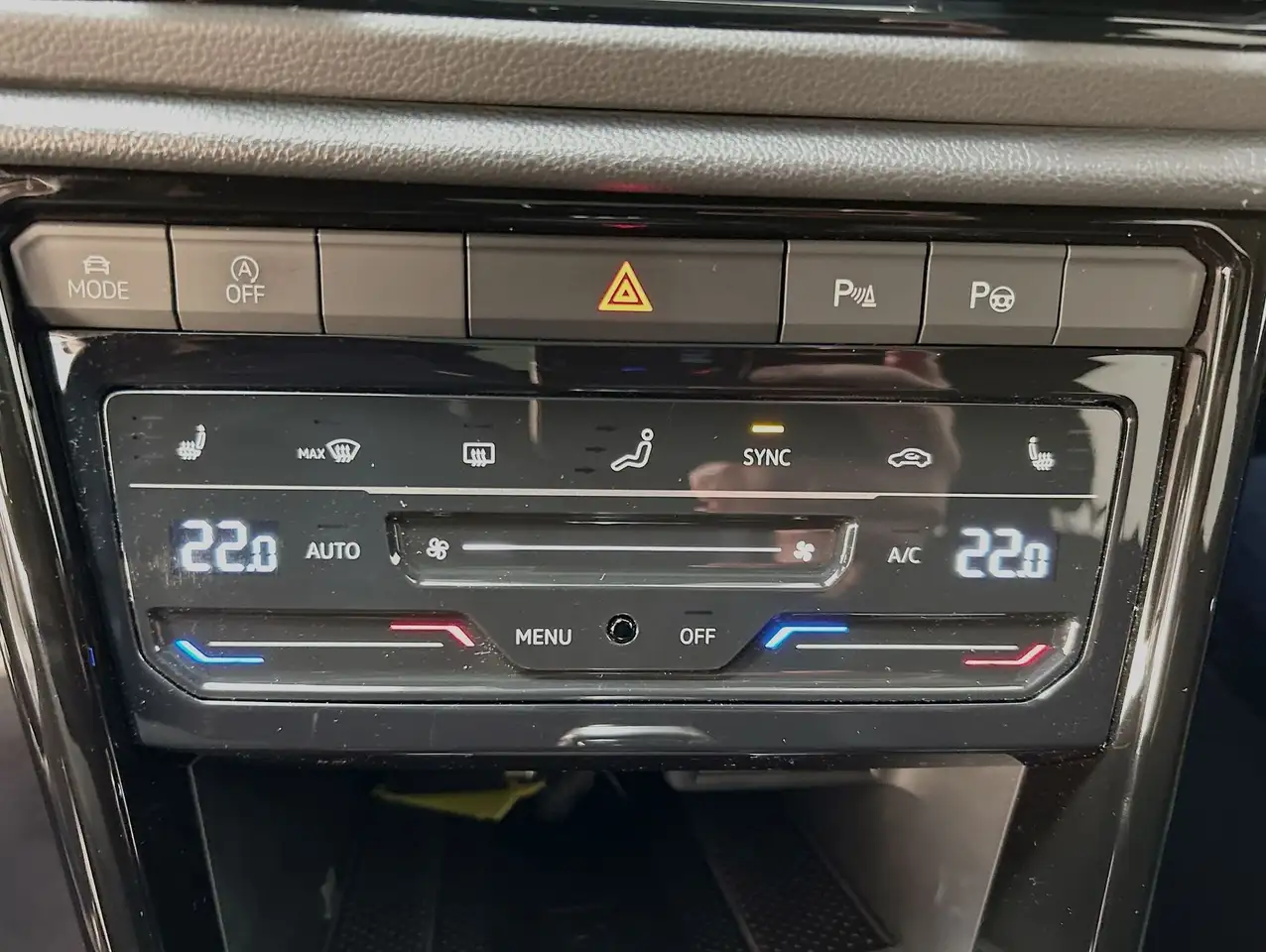 Volkswagen T-Roc 1.5 TSI DSG R-Line — Vehicle gallery 15