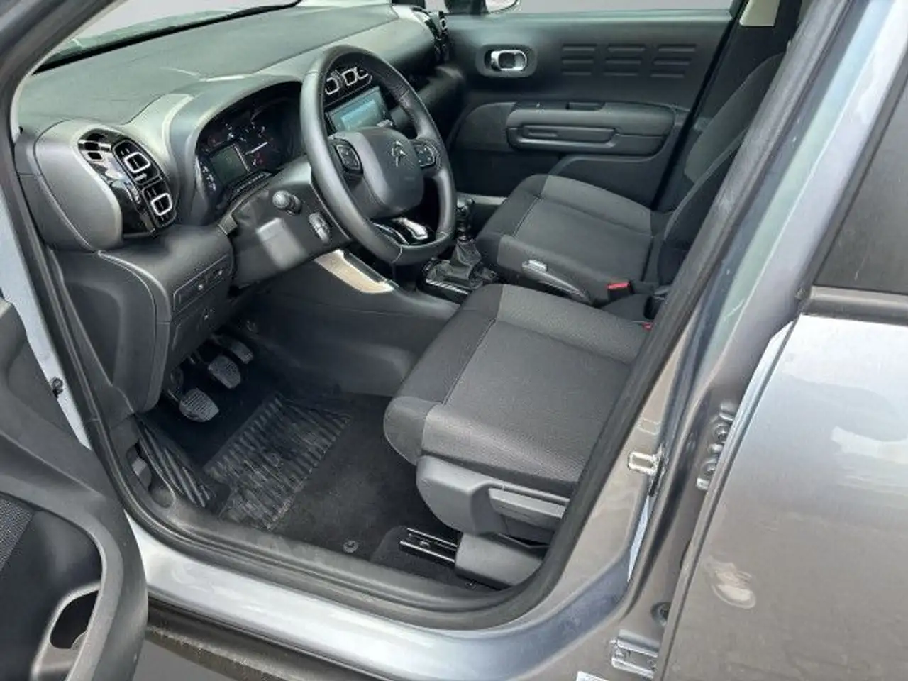 Citroen C3 Aircross PureTech 110 YOU LED CarPlay Bluetooth — Vehicle gallery 12