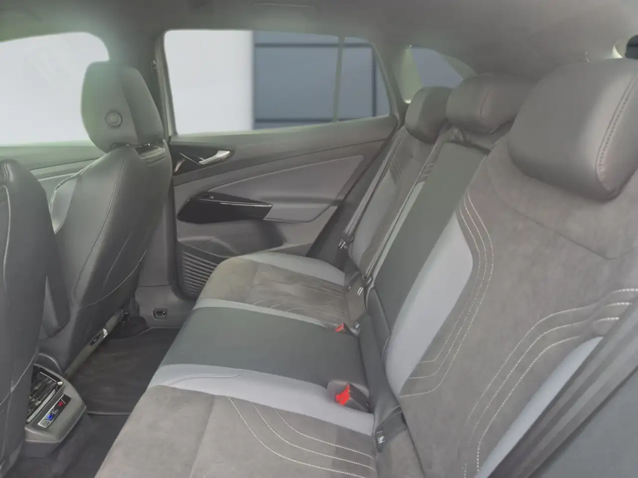 Volkswagen ID.4 Pure Performance *LED*NAVI*REAR VIEW*CCS*BATTERIEZERTIFIKAT* — Galería del vehículo 10