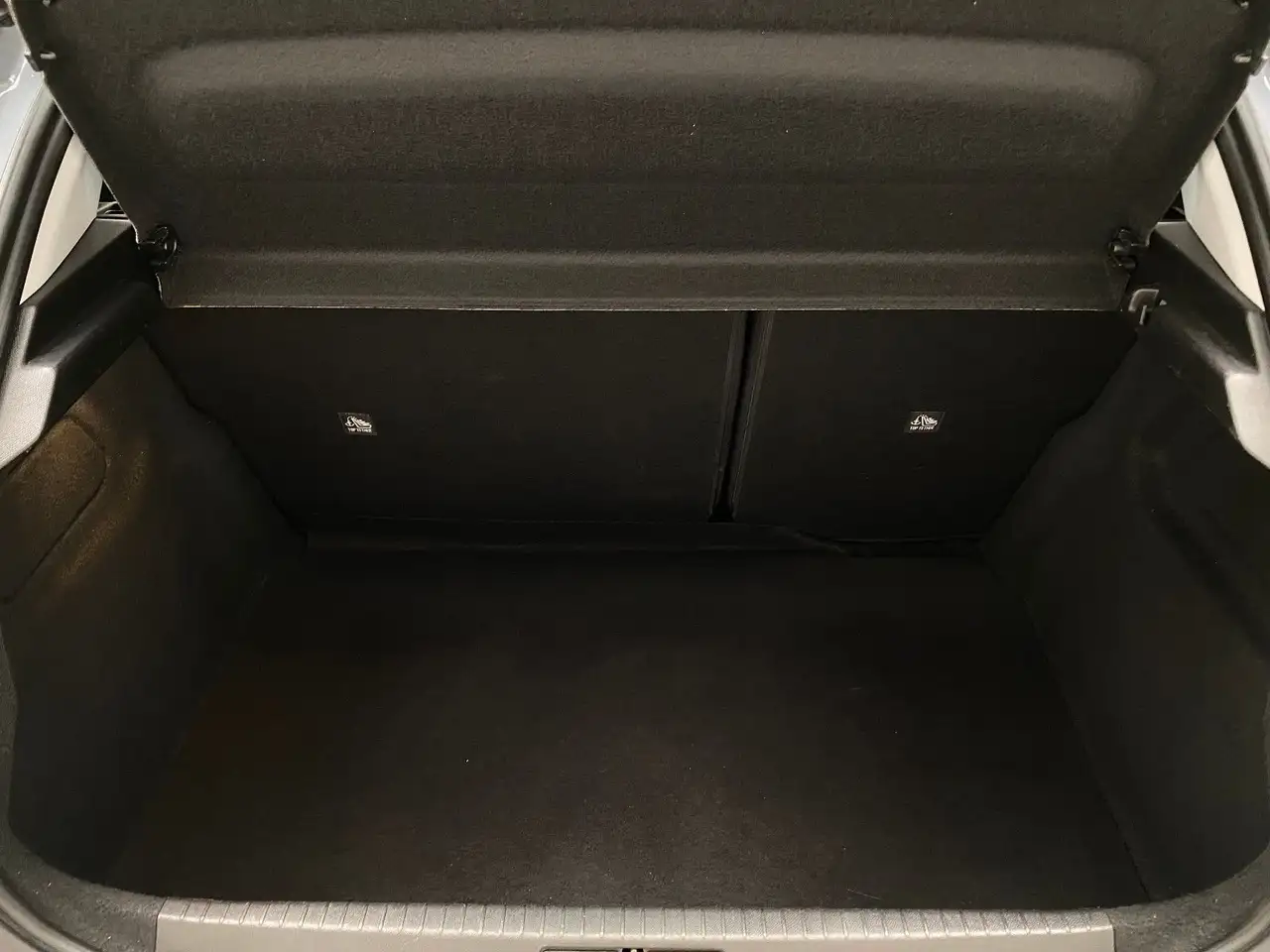 Opel Corsa F 1.2 Edition Winterpaket LED Navigation — معرض صور السيارة 39