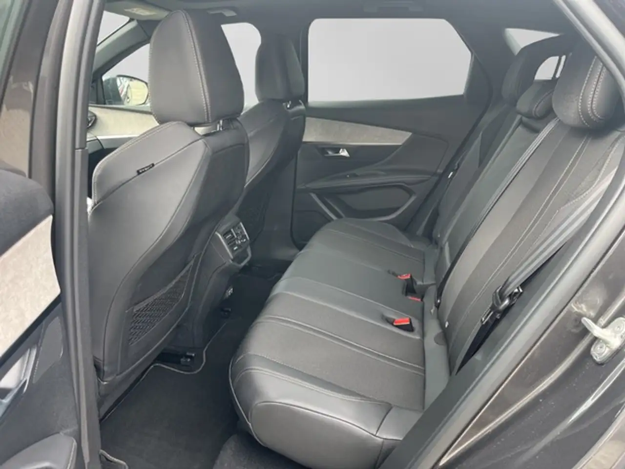 Peugeot 3008 GT PureTech 130 EAT8 KAMERA PDC SHZ NAVI PANO — معرض صور السيارة 15