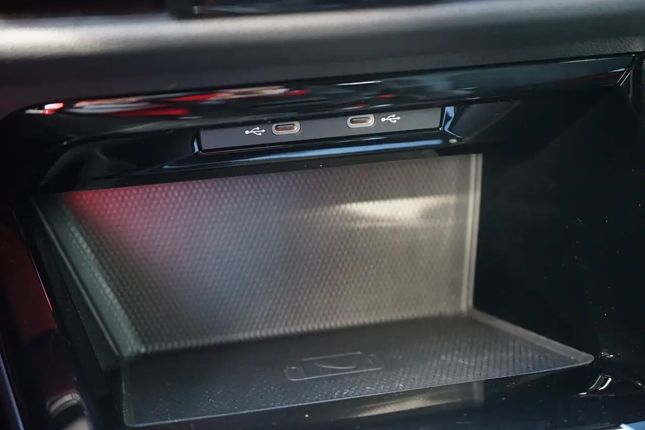 Volkswagen Golf VIII Variant R-Line eTSI LED Navi Kamera — معرض صور السيارة 13