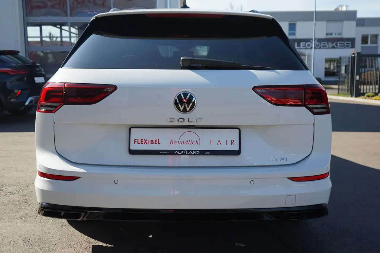 Volkswagen Golf VIII Variant R-Line eTSI LED Navi Kamera — معرض صور السيارة 18