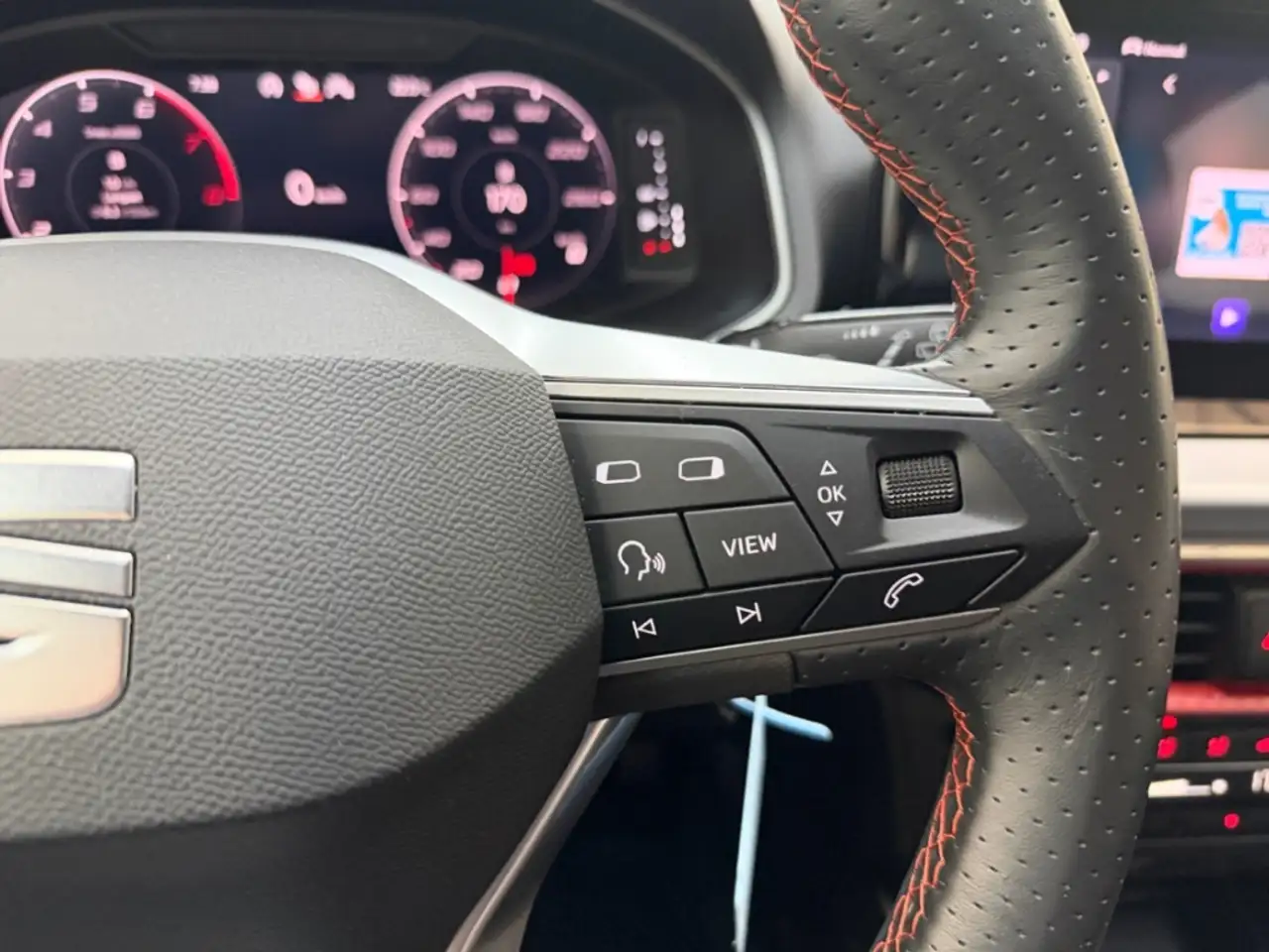 SEAT Ibiza FR Line ALLWETTER NAV LED DIG-DISPLAY SITZ.HZG TEM — Galería del vehículo 18