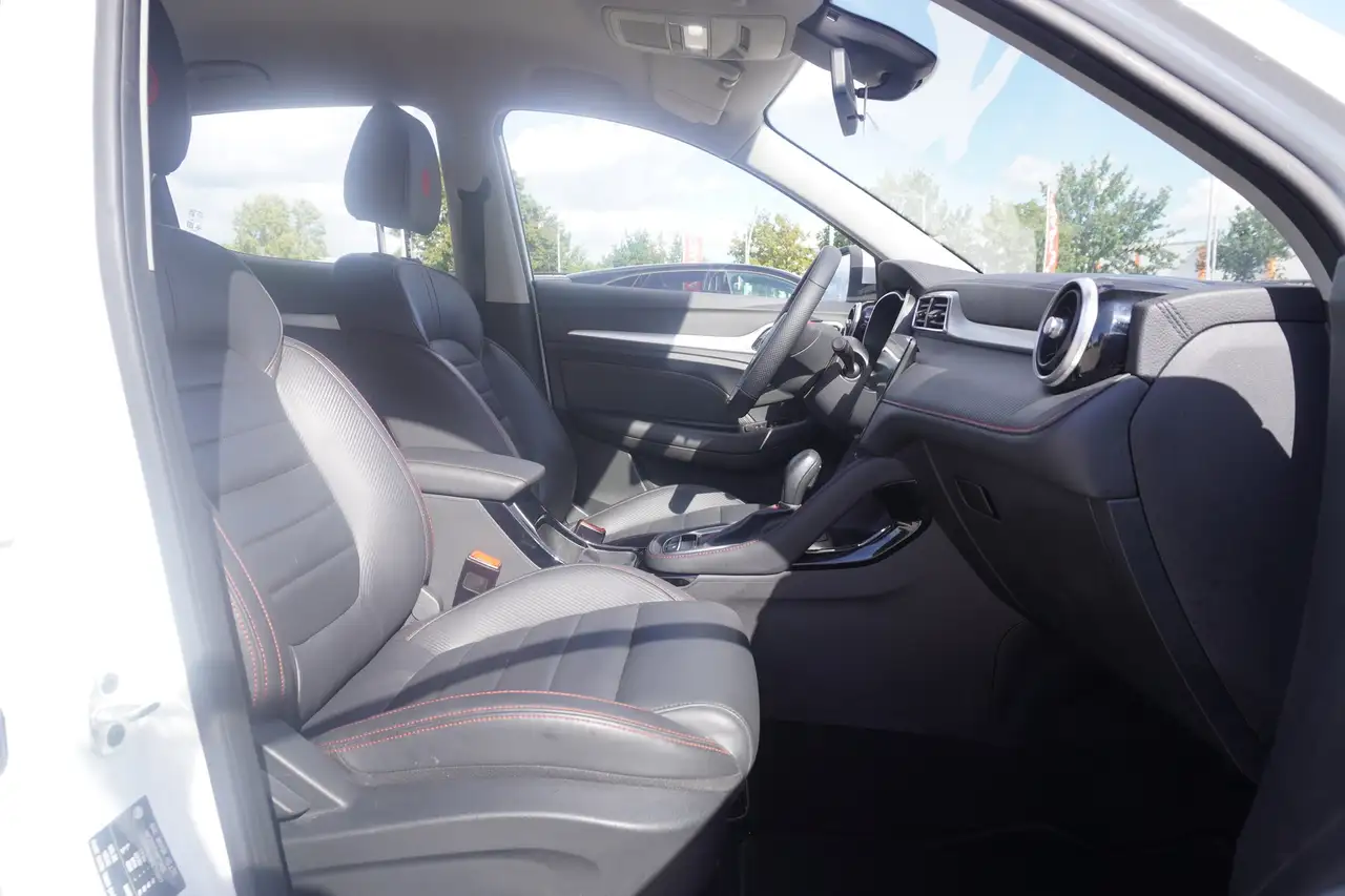 MG ZS 1.0 Luxury LED Navi Totwinkel Android Apple — Galerie du véhicule 15