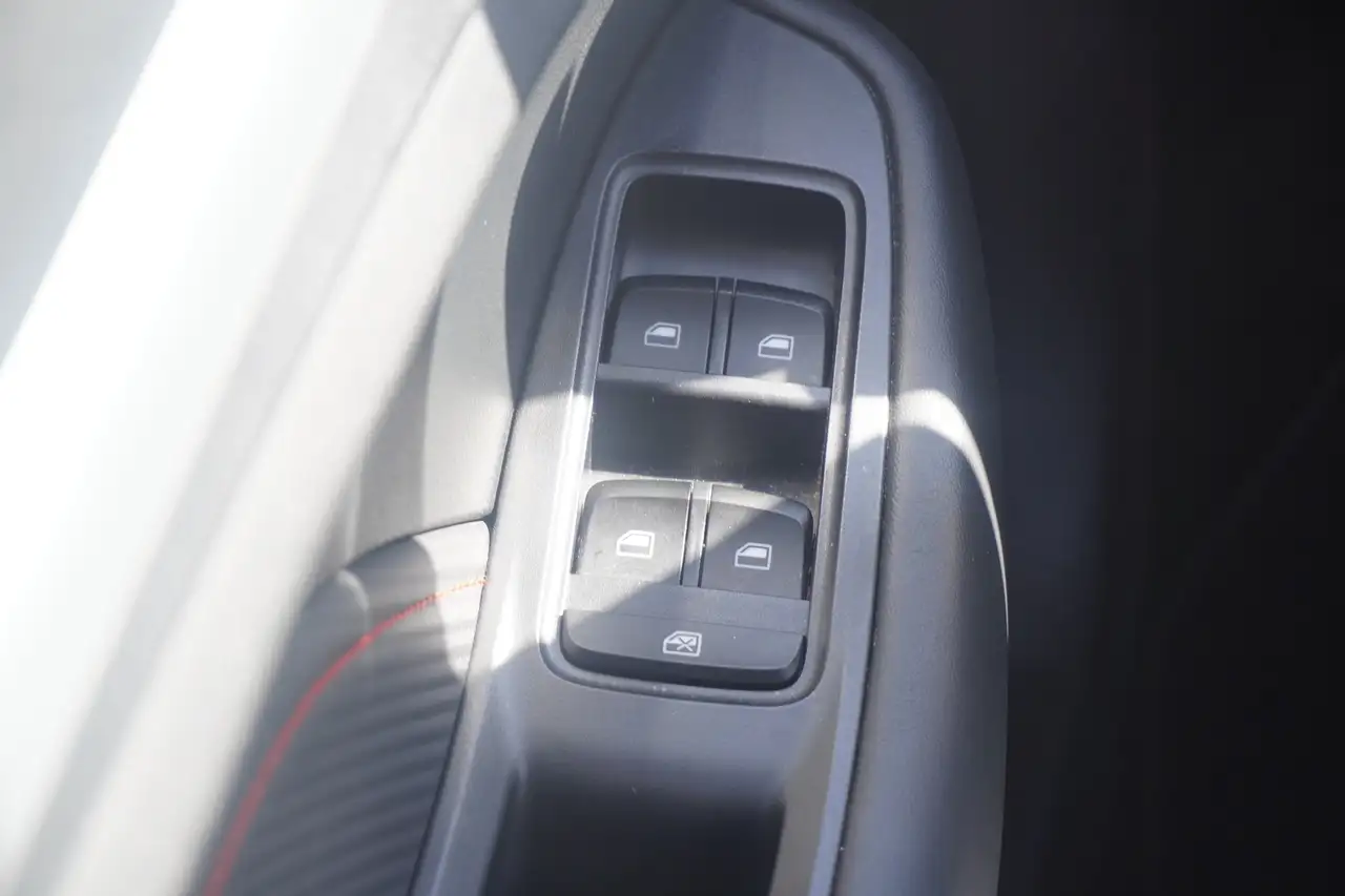 MG ZS 1.0 Luxury LED Navi Totwinkel Android Apple — Galerie du véhicule 23