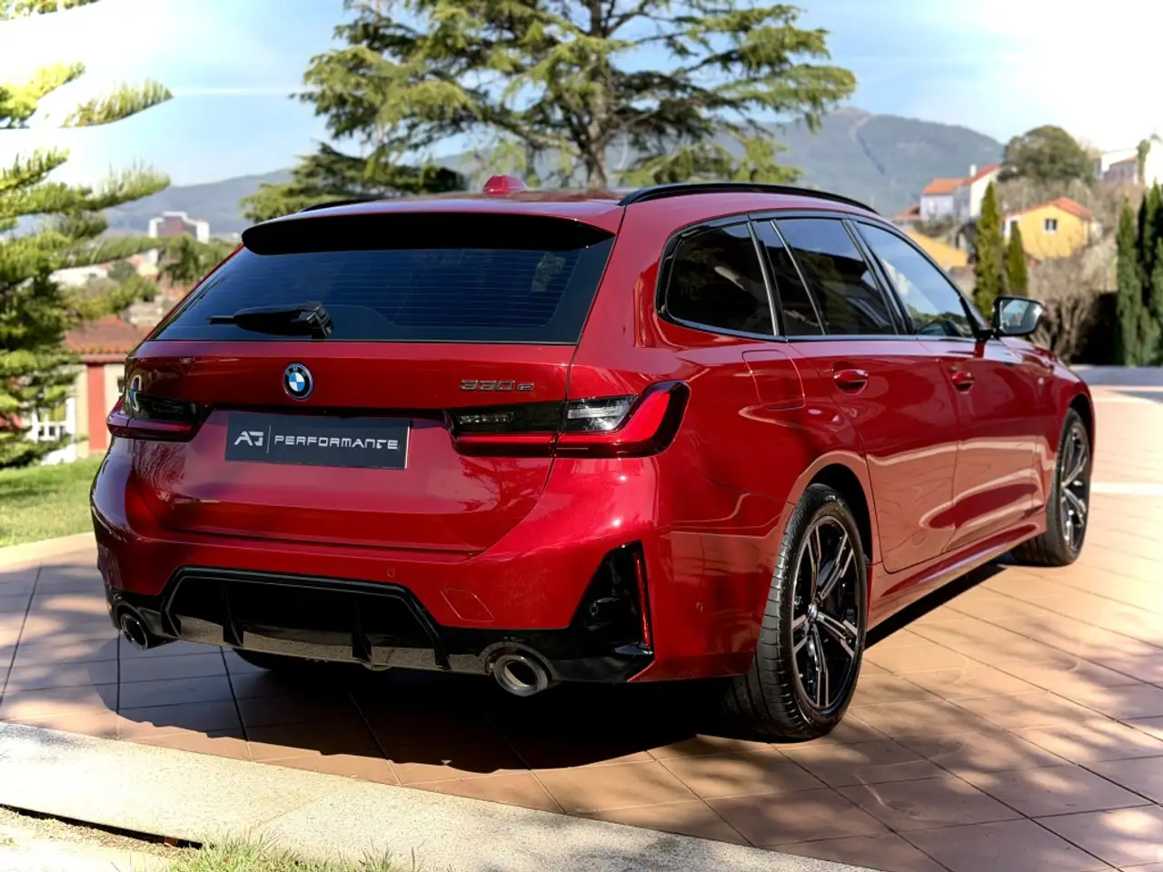 BMW 330 330e M Sport Pro — Vehicle gallery 5