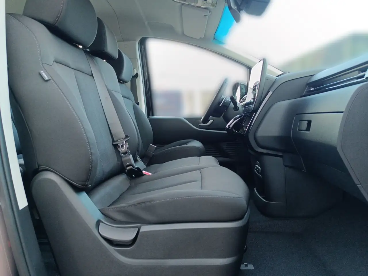 Hyundai STARIA Staria 1.6 T-GDI Hybrid Navi Trend Autom./Klima/BC — معرض صور السيارة 13