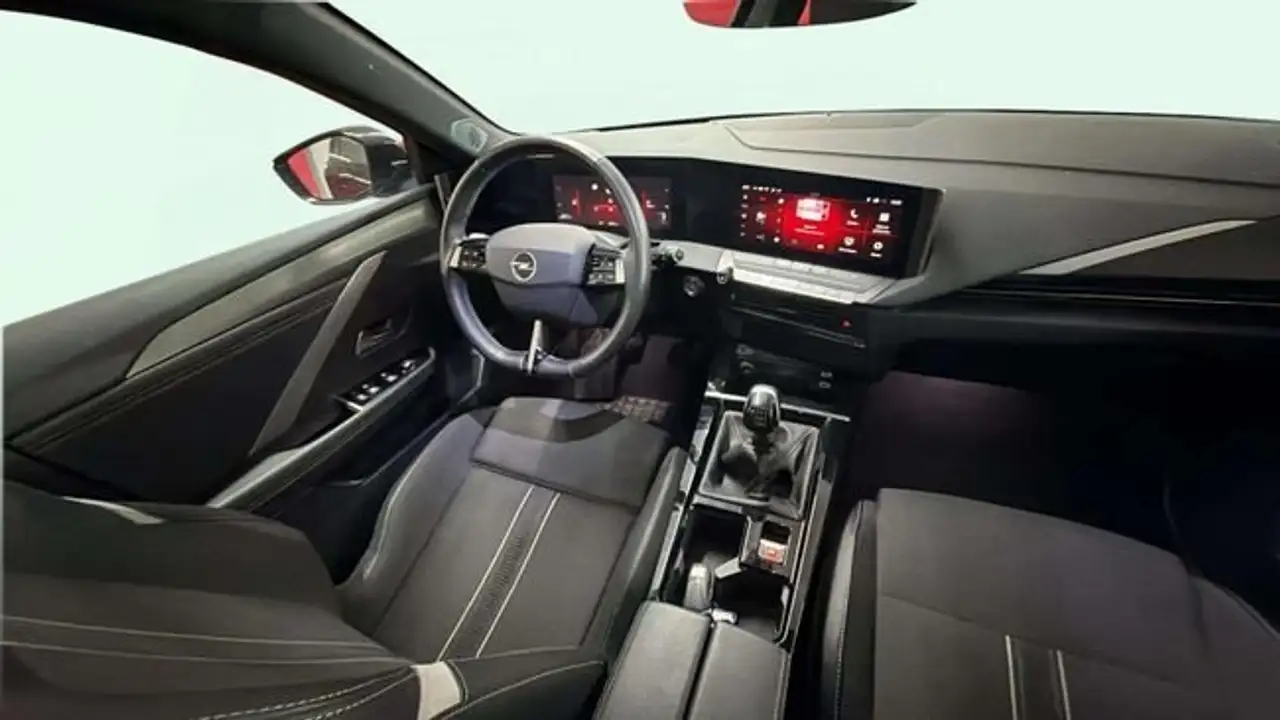 Opel Astra 1.2T XHT S/S GS 130 — معرض صور السيارة 10