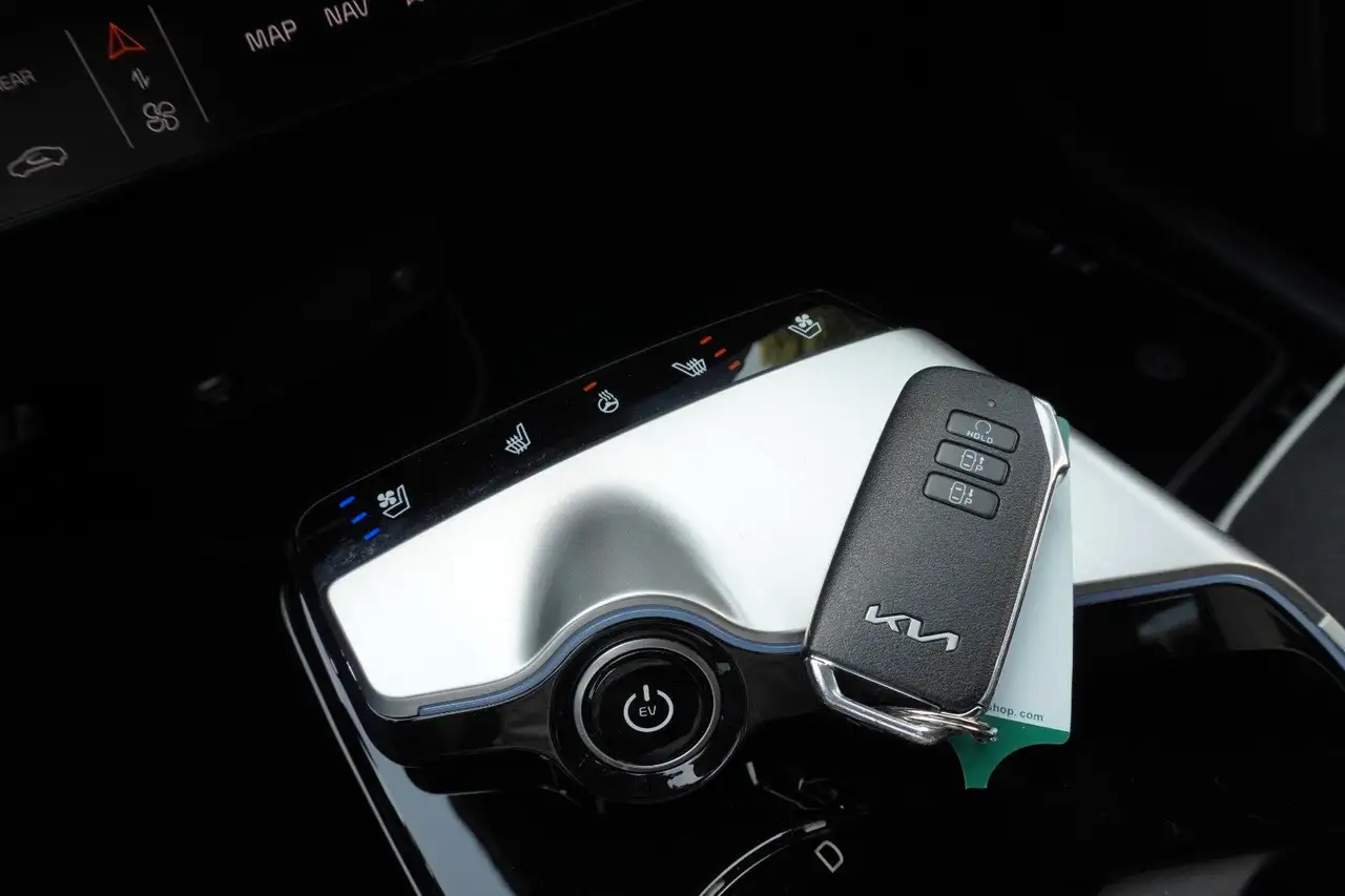 Kia EV6 GT-Line 2WD Belüft 360° Meridian TotWink ACC — Vehicle gallery 15