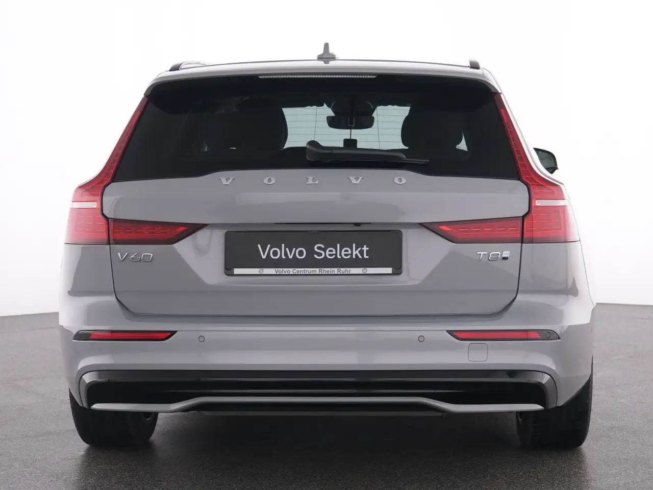 Volvo V60 T8 Recharge Plus Dark+AHK+FAP+PANO+MEMORY — معرض صور السيارة 16