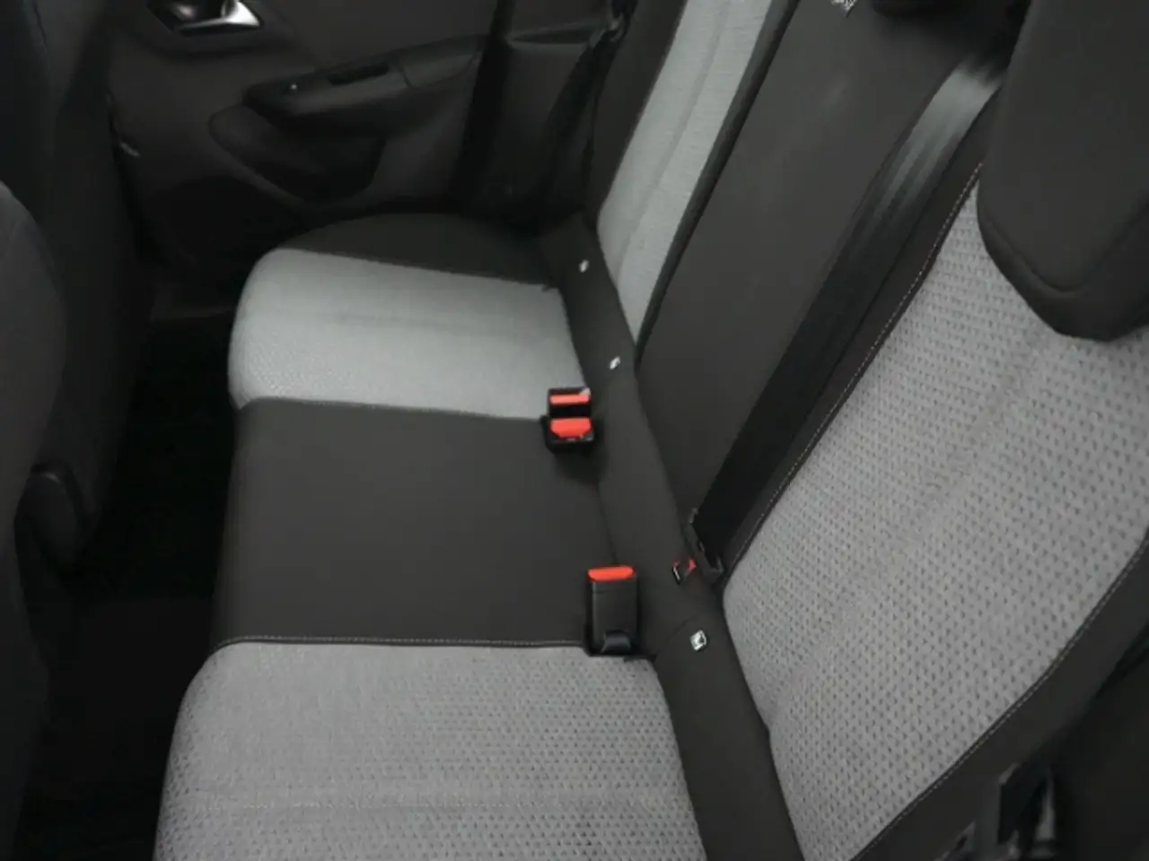 Opel Corsa F FACELIFT+RÜCKFAHRKAMERA+SITZ-/LENKRADHEIZUNG+PAR — Galería del vehículo 11