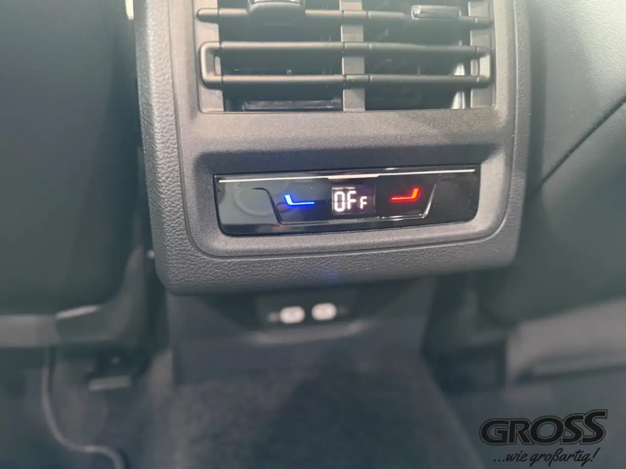 Volkswagen Golf VIII Variant R-Line eTSI 1.5 Automatik, 150 PS, Ne — معرض صور السيارة 11