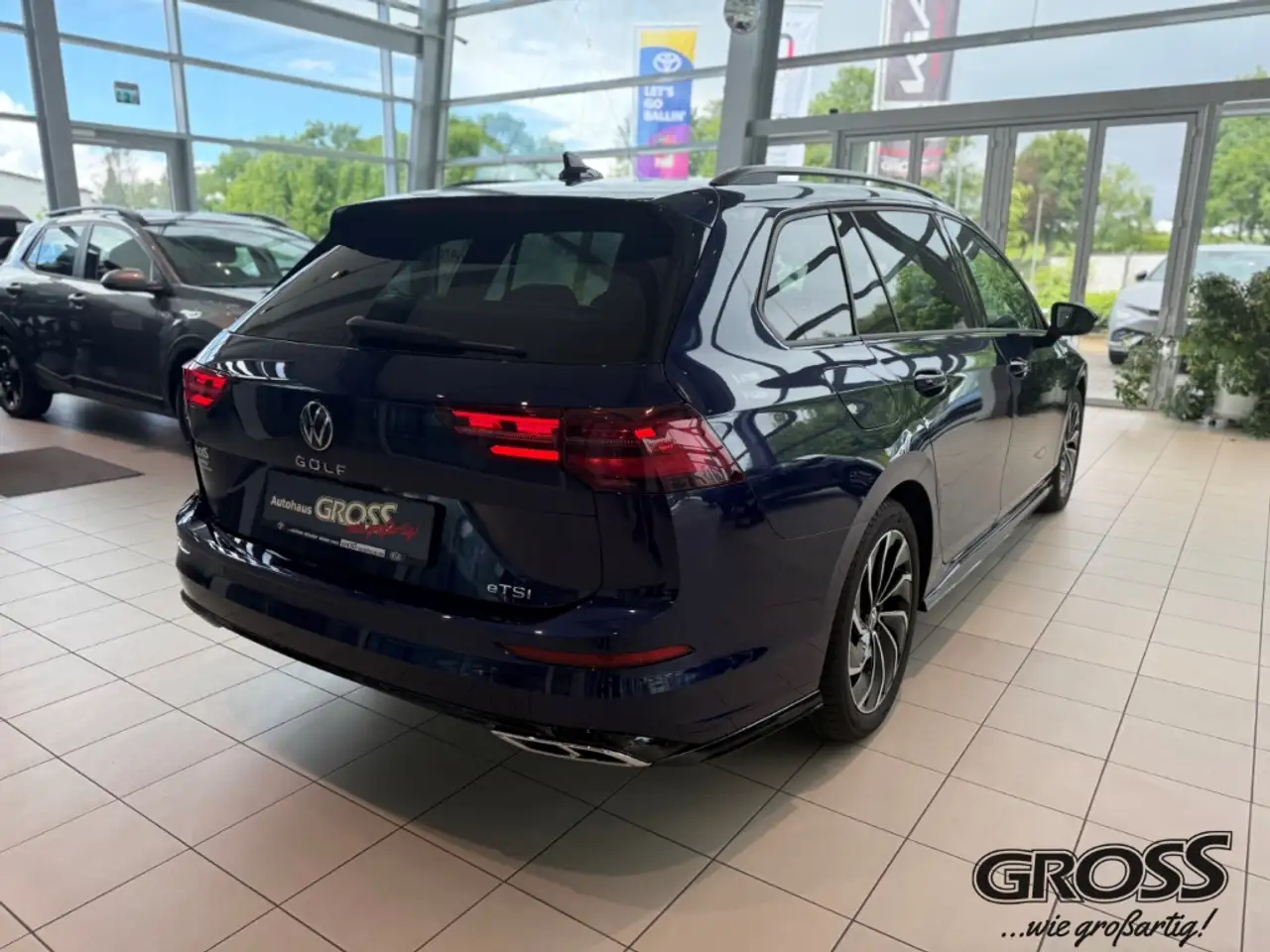 Volkswagen Golf VIII Variant R-Line eTSI 1.5 Automatik, 150 PS, Ne — معرض صور السيارة 5