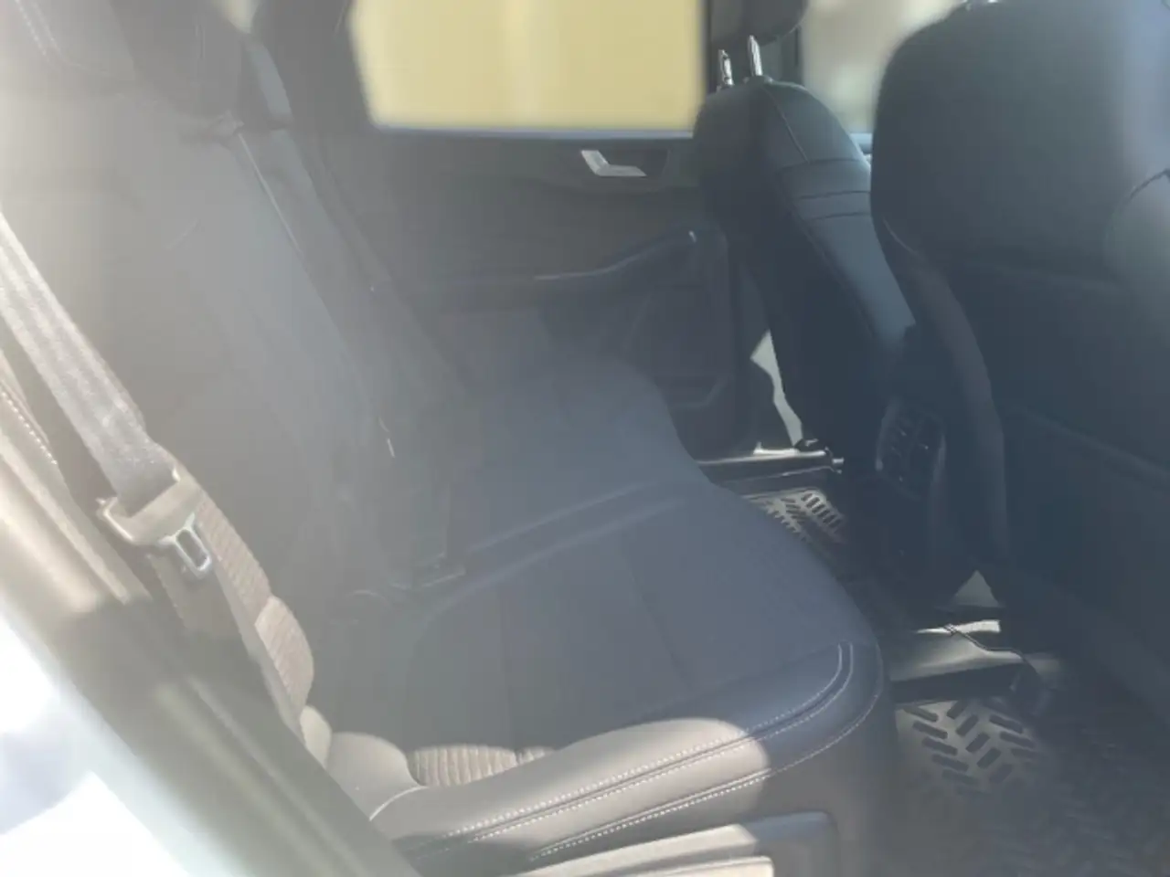 Ford Kuga PHEV 2.5 Duratec Titanium X SHZ AHK Kamera — معرض صور السيارة 14