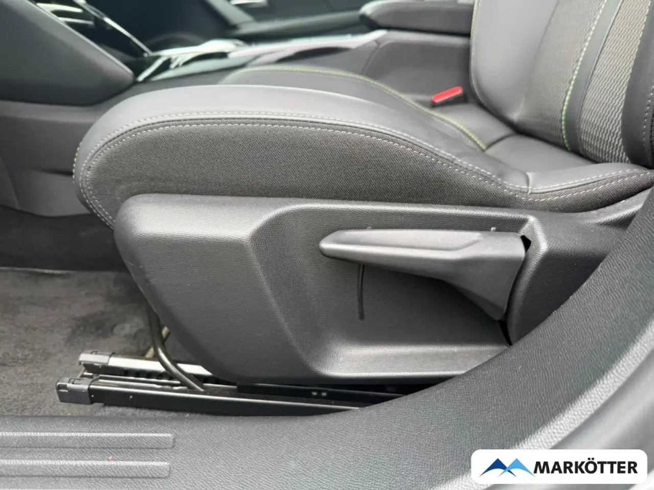 Peugeot 2008 GT 1.2 ACC/BLIS/360°/LED/KLIMA/NAV — معرض صور السيارة 11