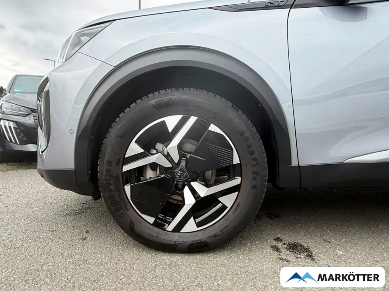 Peugeot 2008 GT 1.2 ACC/BLIS/360°/LED/KLIMA/NAV — معرض صور السيارة 5