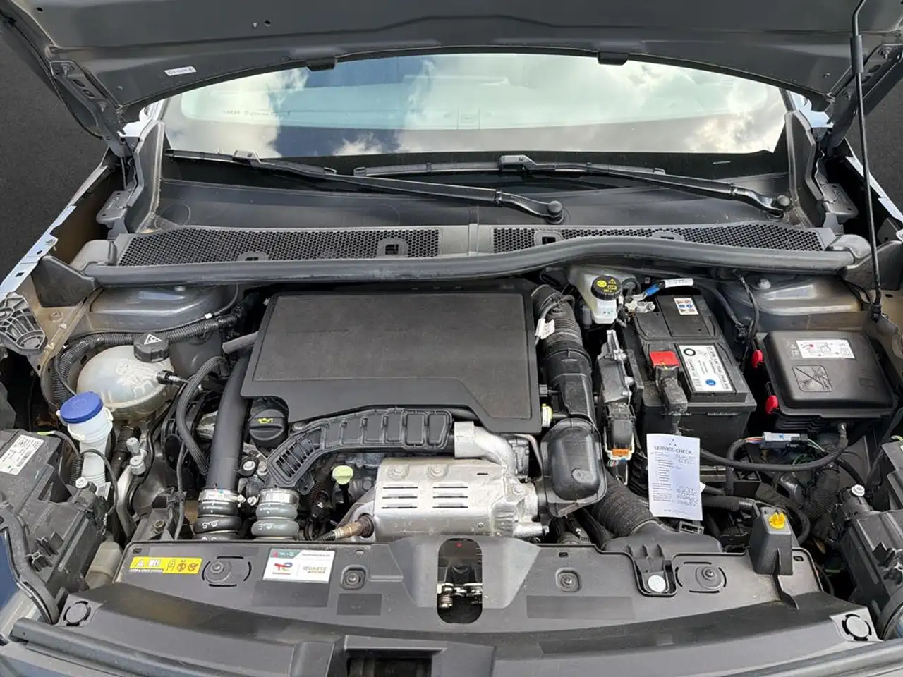 Peugeot 2008 Allure 130 KLIMA+PDC+SITZHZG — معرض صور السيارة 7