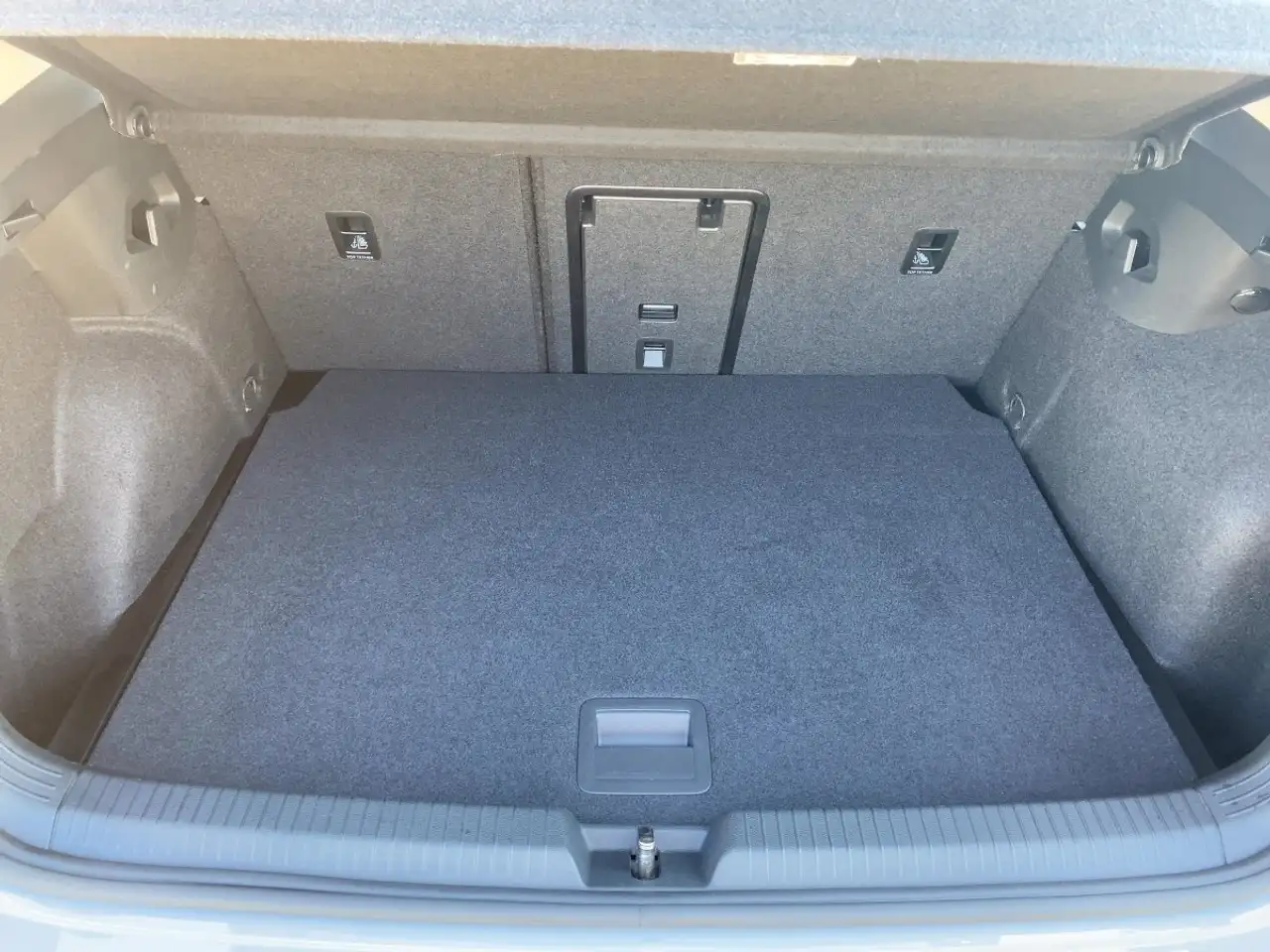 Volkswagen Golf VIII 1.5 TSI Style SHZ*RFK*ACC*LED*Navi*SHZ — Galerie du véhicule 21