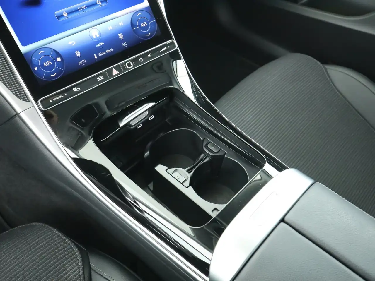 Mercedes-Benz C 200 T *Avantgarde Advanced Plus*Digital-Light* — Galerie du véhicule 15