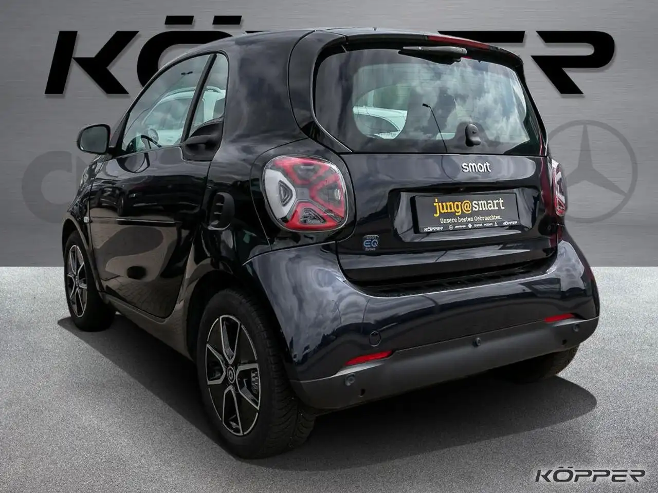 smart forTwo fortwo EQ EXCLUSIVE Sapphire Blue LAST ONE — Galería del vehículo 2