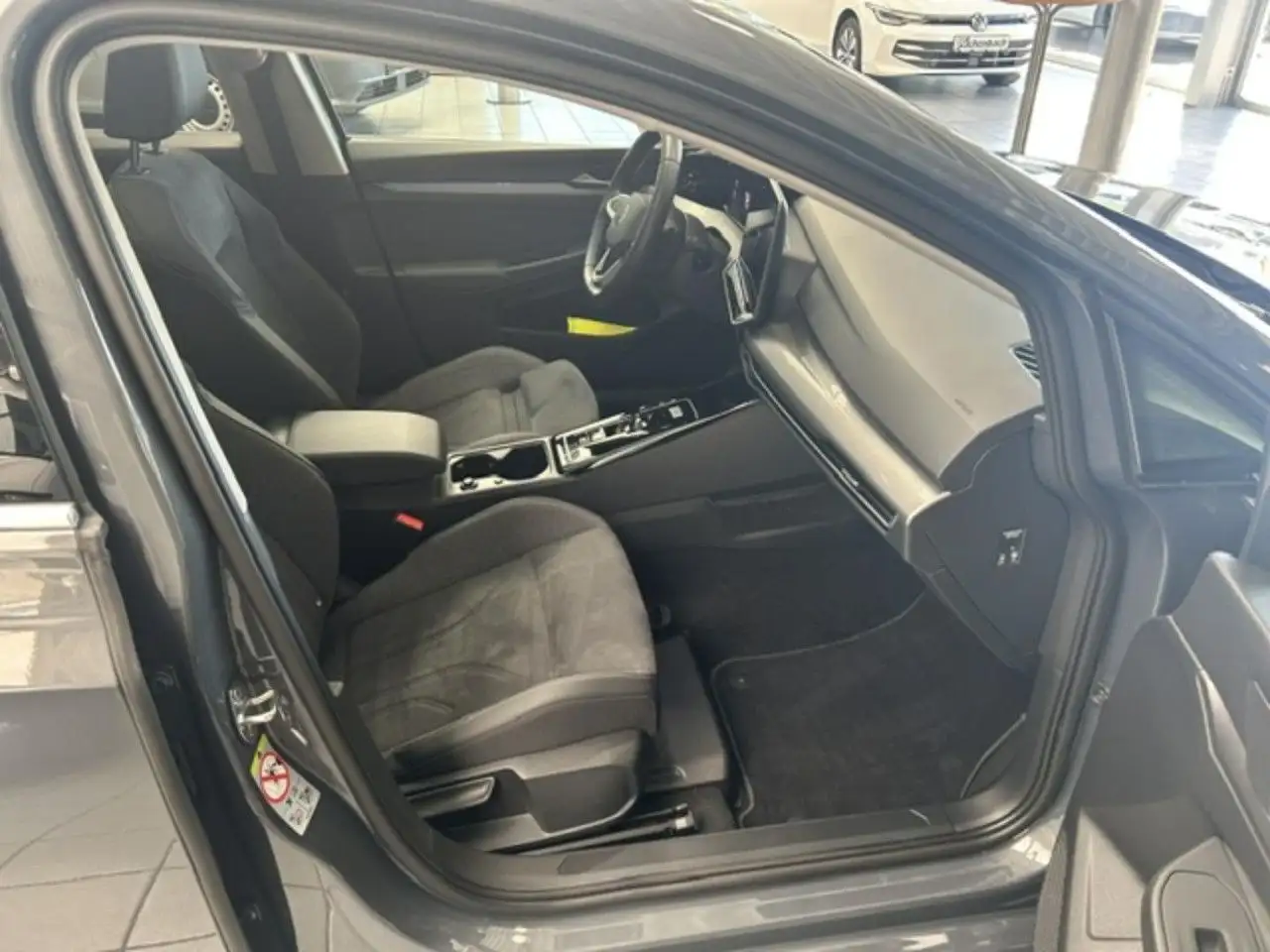Volkswagen Golf Variant Golf VIII Variant Style 1.5 eTSI 110 kW (150 Navi — Vehicle gallery 28
