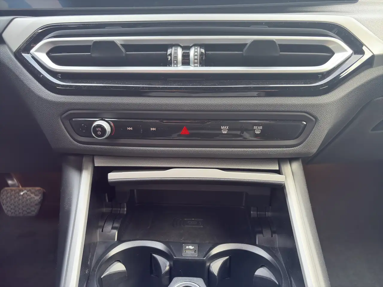 BMW 320 i xDrive Limousine NP 64.289,- adp.LED h/k — معرض صور السيارة 14