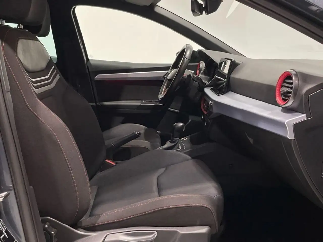 SEAT Ibiza 1.5 TSI S&S FR XS DSG7 150 — Vehicle gallery 5