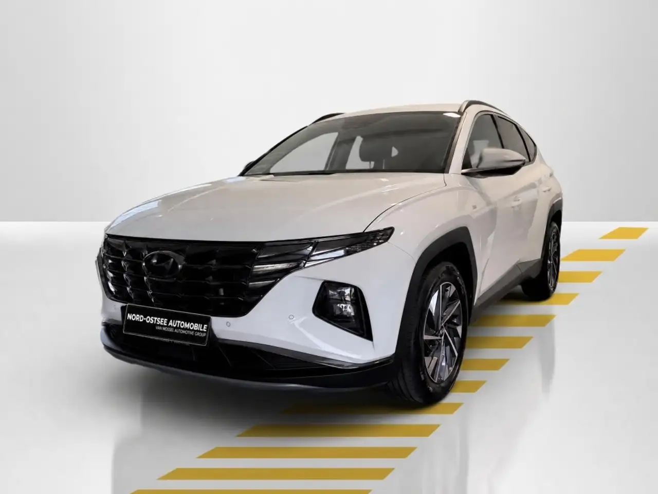 Hyundai TUCSON 1.6 T-GDI TREND 2WD SHZ LHZ NAVI KAMERA — Galería del vehículo 2
