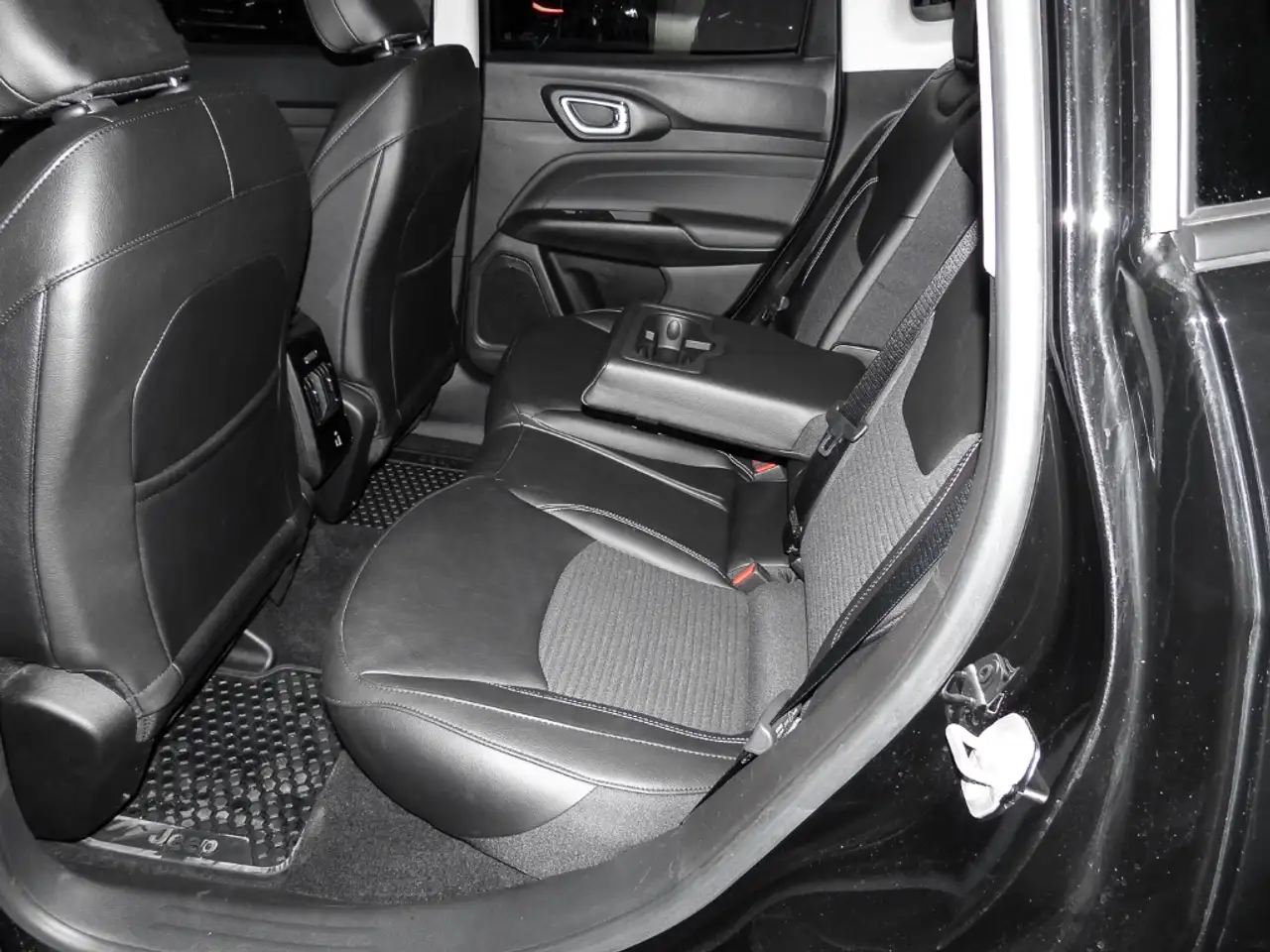 Jeep Compass E-HYBRID LIMITED Premium Park,Komfort,Technologie, — معرض صور السيارة 16