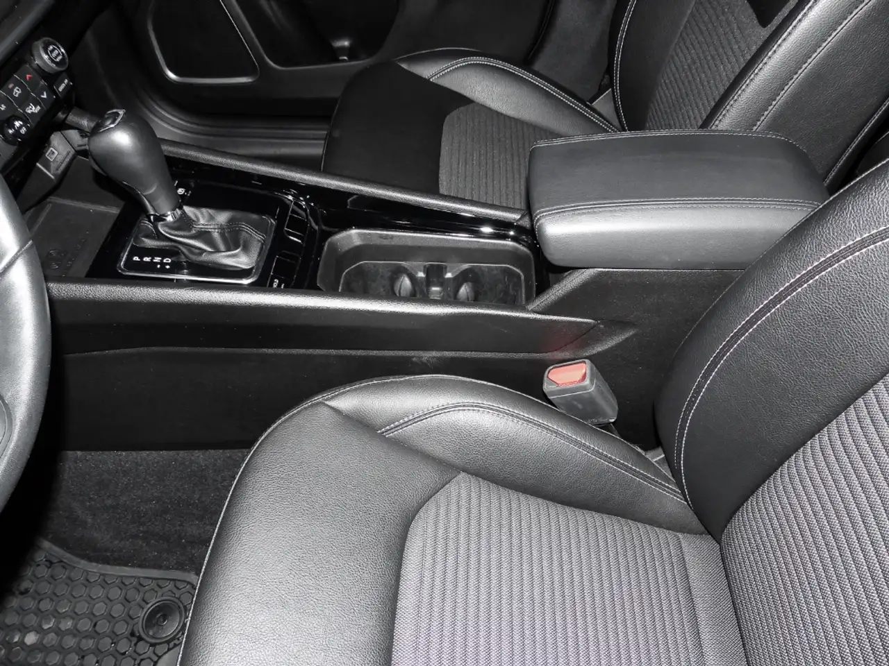 Jeep Compass E-HYBRID LIMITED Premium Park,Komfort,Technologie, — معرض صور السيارة 11