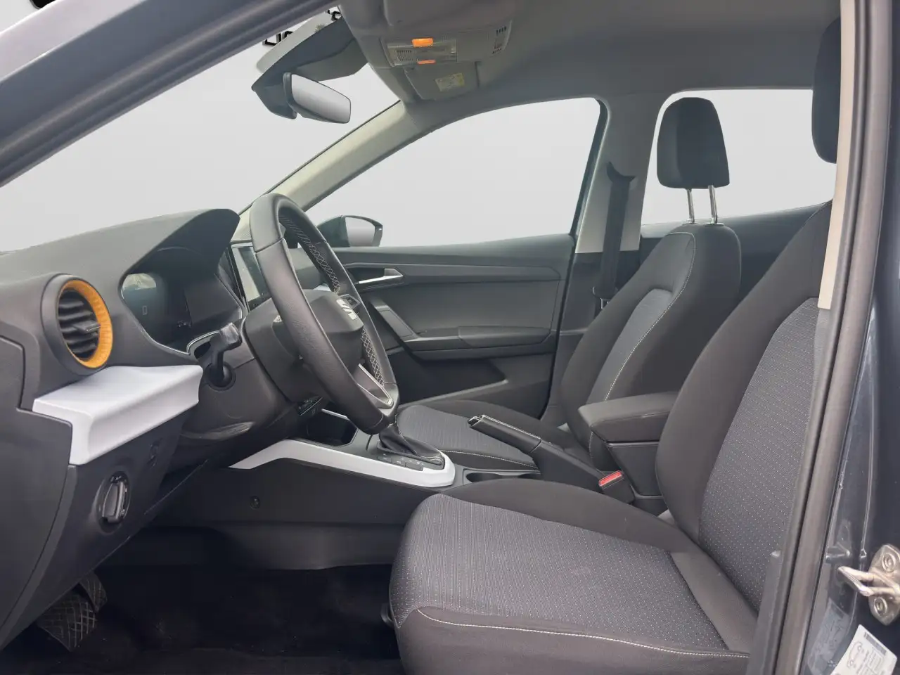 SEAT Arona Style Edition Navi Tempomat SHZ CarPlay — Galería del vehículo 14