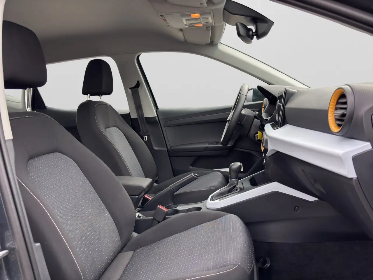 SEAT Arona Style Edition Navi Tempomat SHZ CarPlay — Galería del vehículo 11